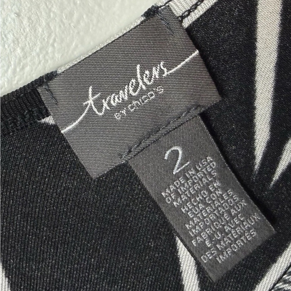 Chico's Travelers Tunic Top Size 2 (Large, 12) 3/4 Sleeves Black White V-Neck - Picture 6 of 6